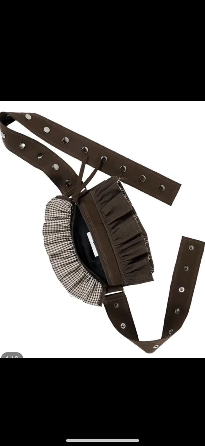 큘 러플 벨트백 브라운 상품이미지1