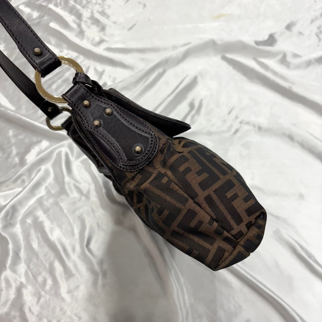 펜디 주카 숄더백 가방 상품이미지5