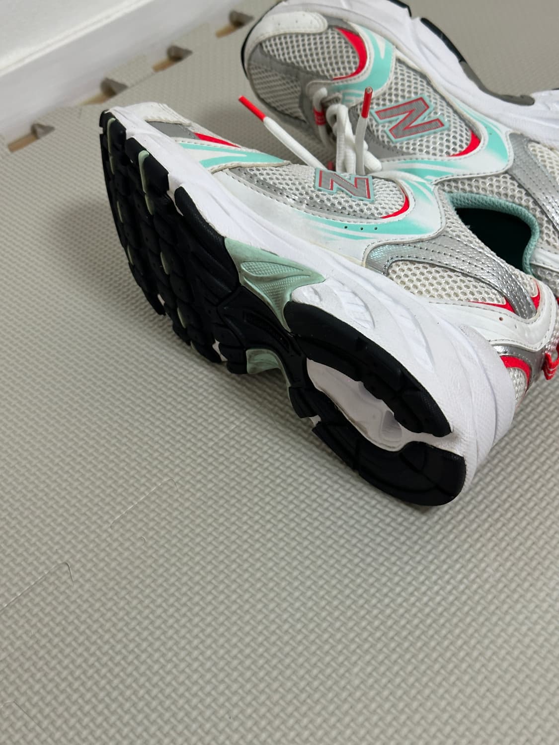 (230mm) 뉴발란스 530 화이트 더콰이즈 turquoise 상품이미지4