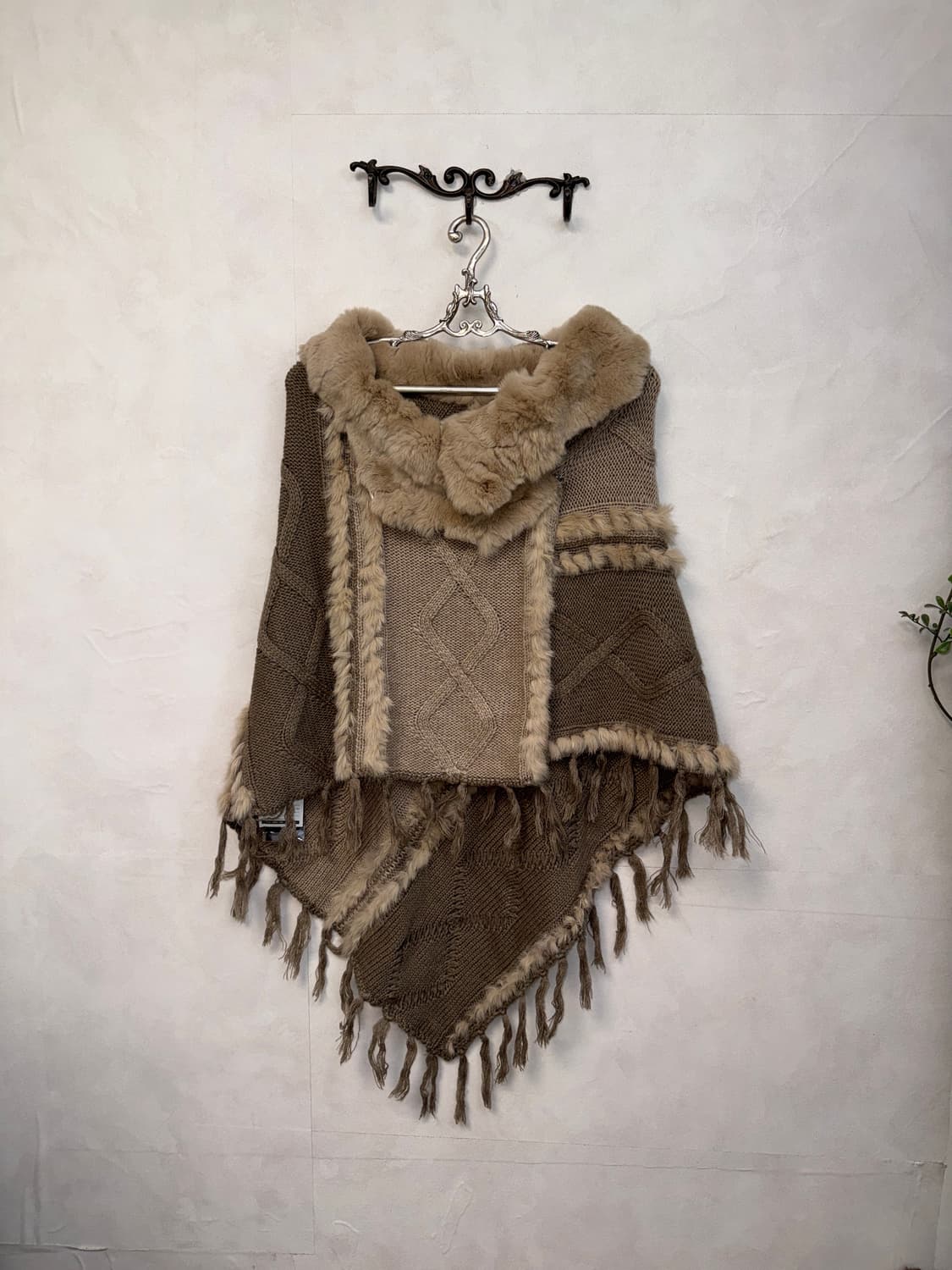 Ash beige rabbit fur trimming wrap cape 상품이미지1