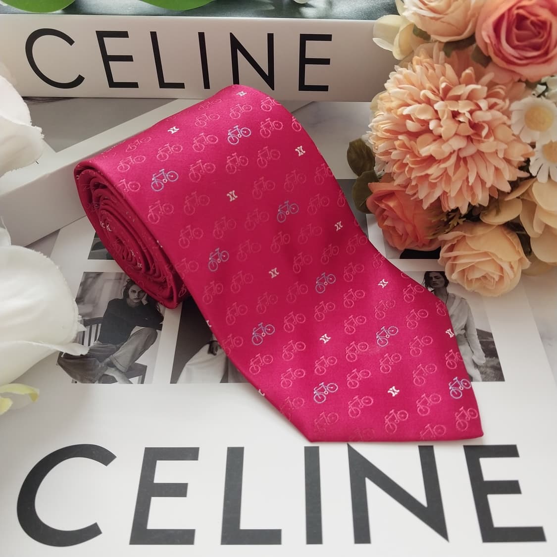 셀린느 실크 레드 자전거 트리오페 넥타이 8.6cm A+등급 K1824
 상품이미지1