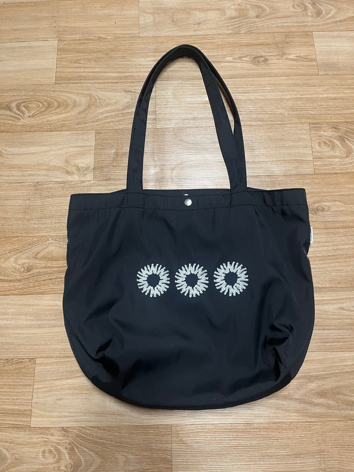 999휴머니티 이지 도트백 블락 상품이미지1