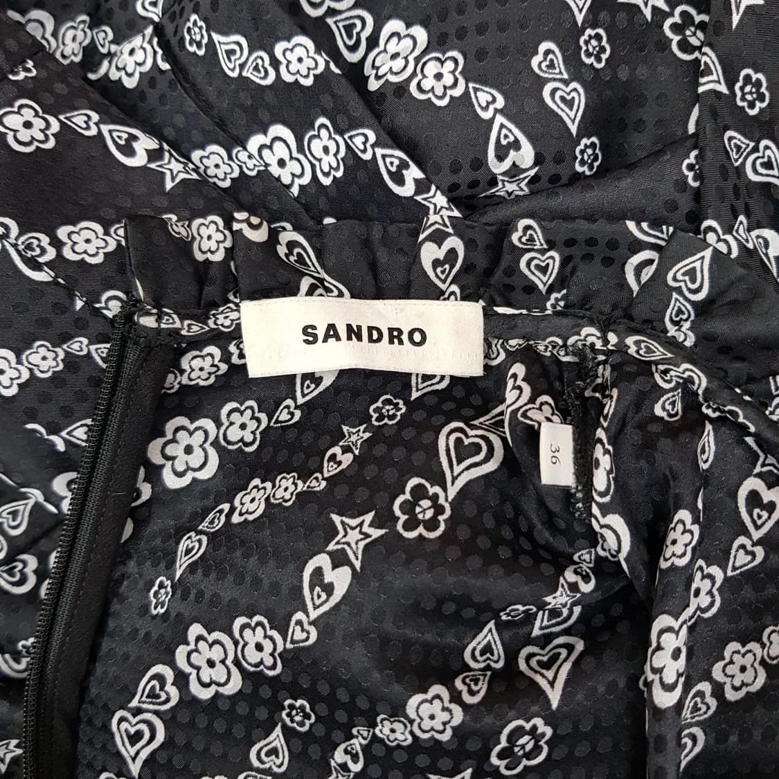 산드로 하트 플라워 패턴 프릴넥 미니 원피스 36사이즈 상품이미지8