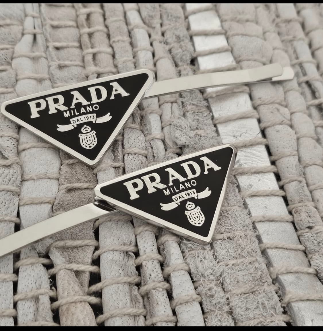 프라다 헤어핀 블랙 한쌍 상품이미지2