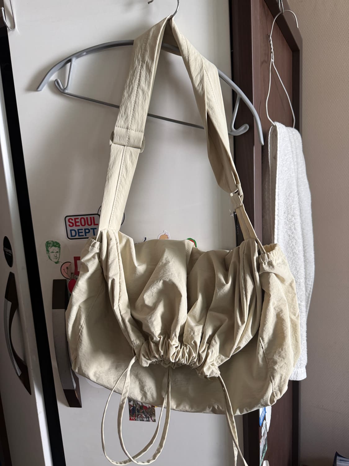 유니클로 숄더백 크림  상품이미지4