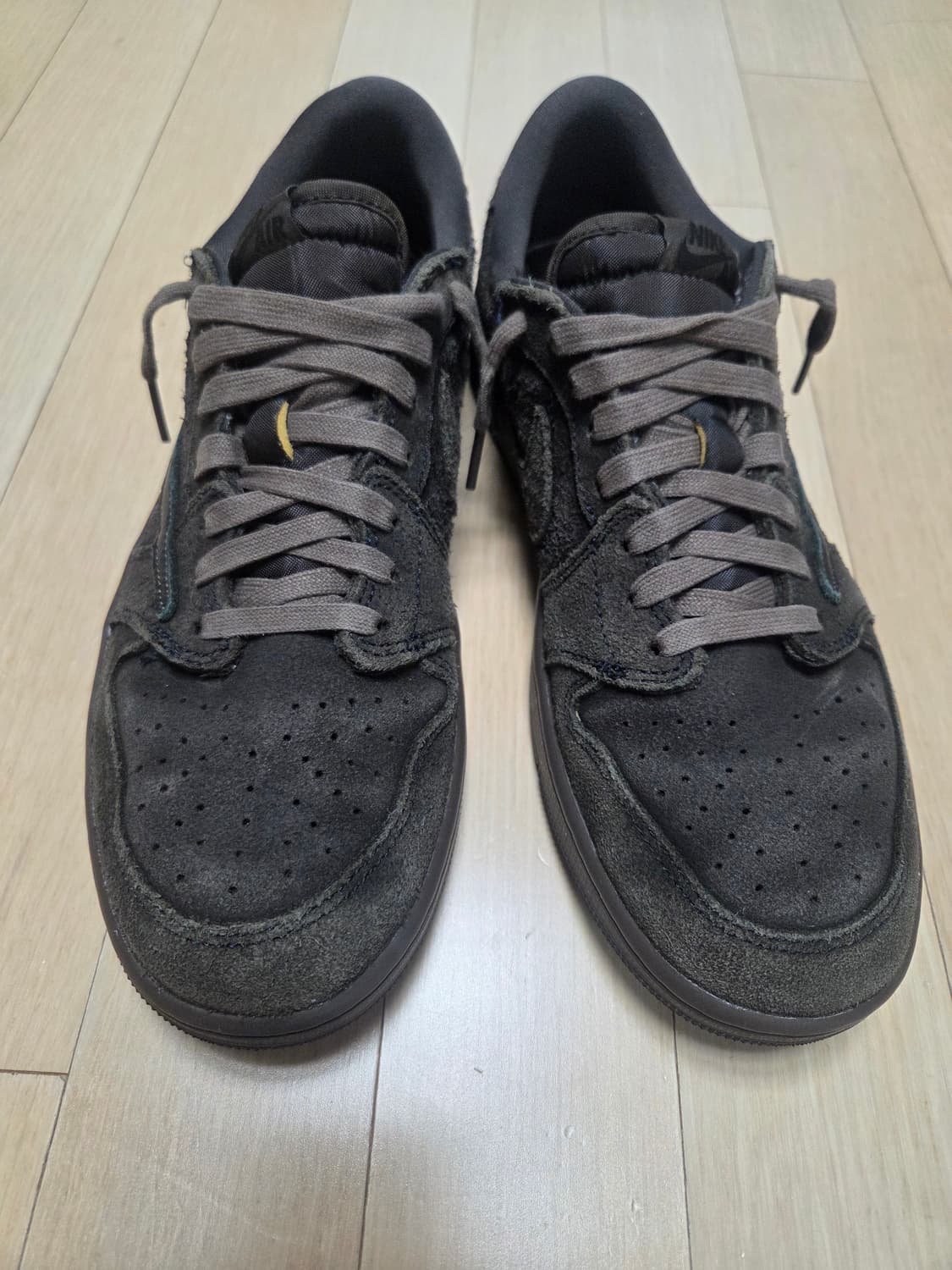 [275] 나이키 조던 1 트래비스 스캇 벨벳 브라운 상품이미지1