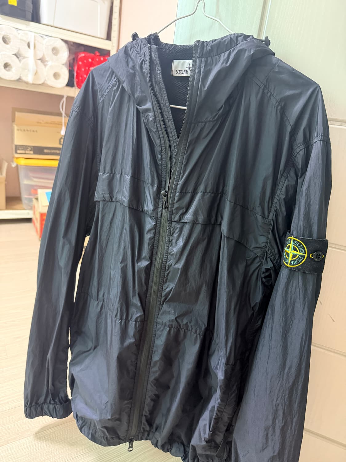 스톤 아일랜드 바람막이 L 네이비 상품이미지1