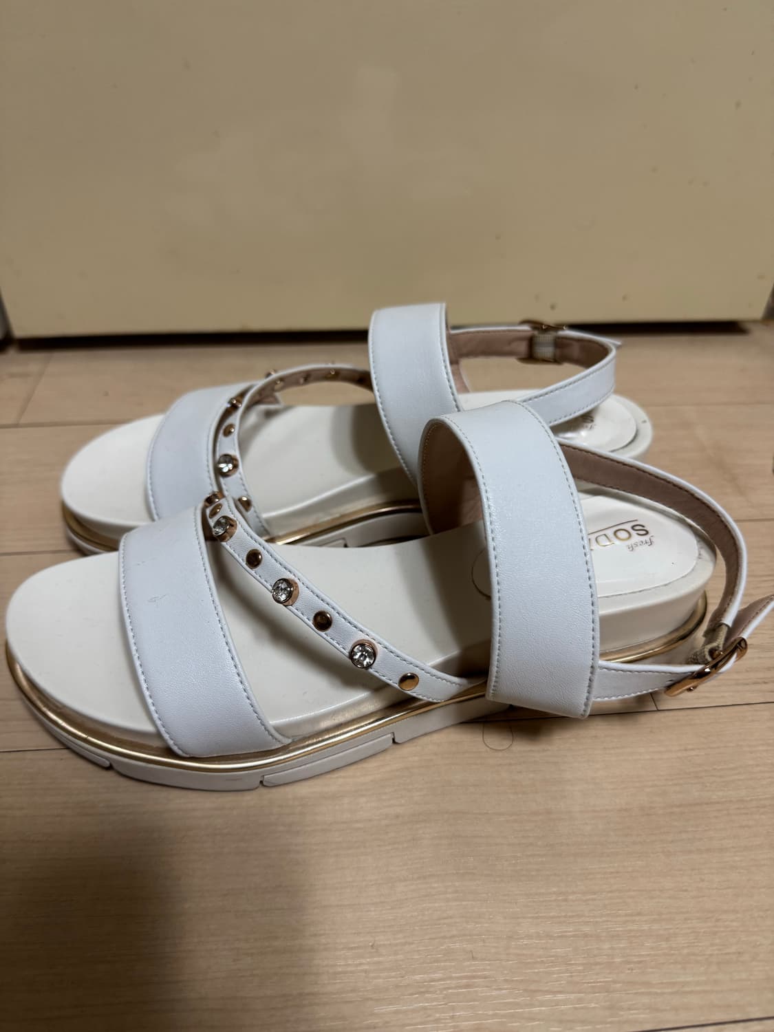 소다 여성 4CM 스트랩 샌들  상품이미지4