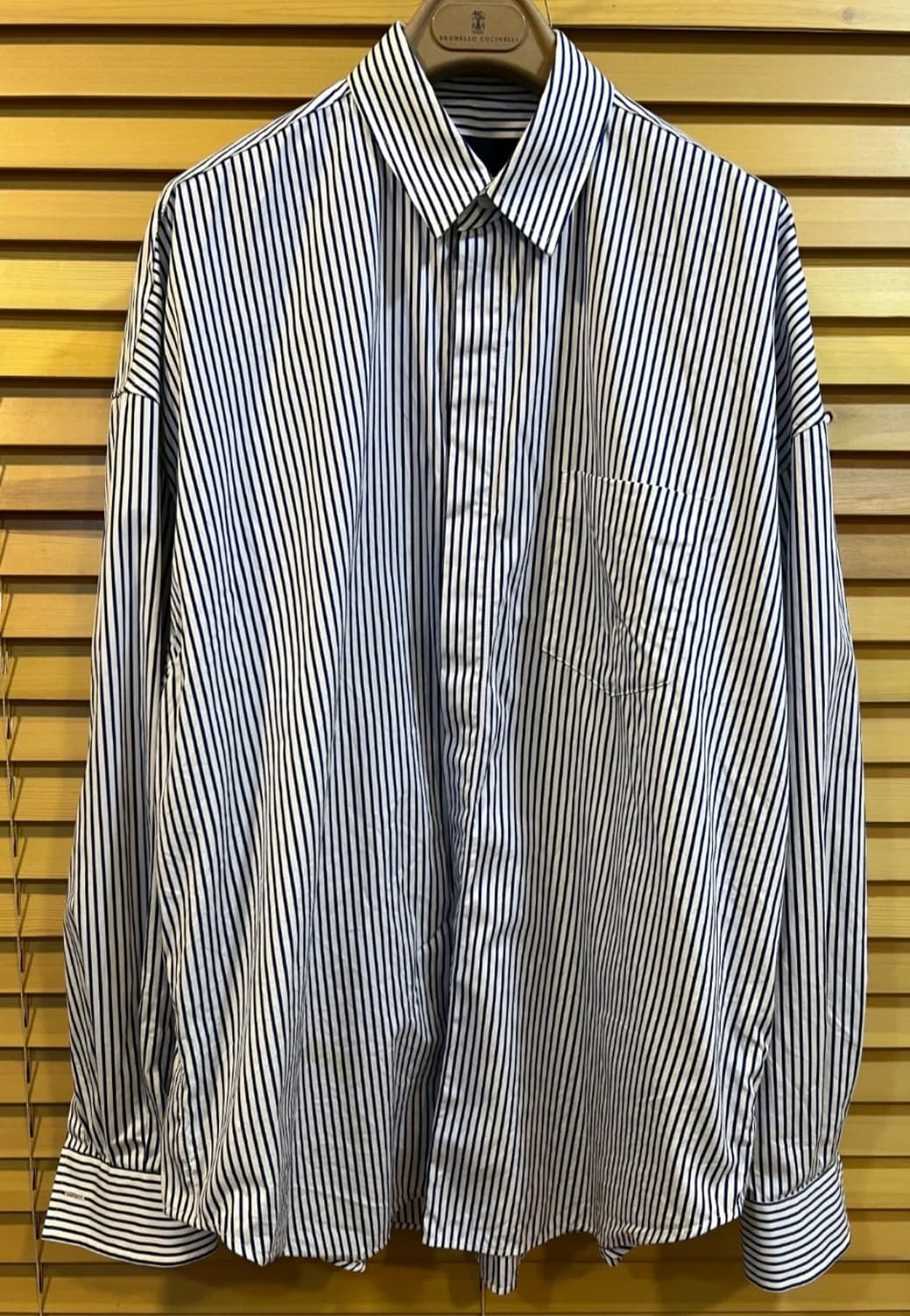 준지 JUUN.J 네이비 스트라이프 코튼긴팔셔츠

 상품이미지1