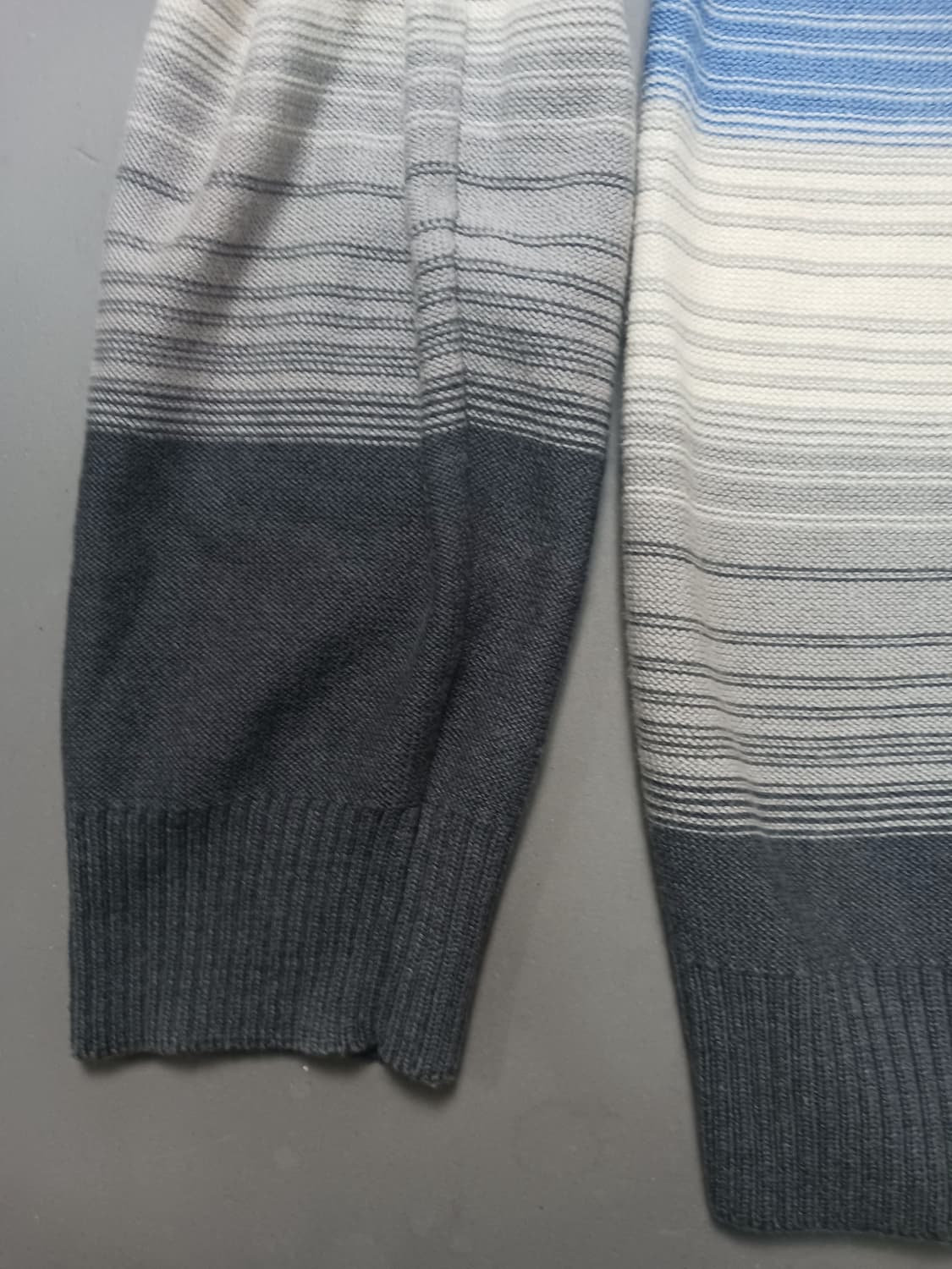 [L] 페리엘리스 그라데이션 브이넥 니트 상품이미지9