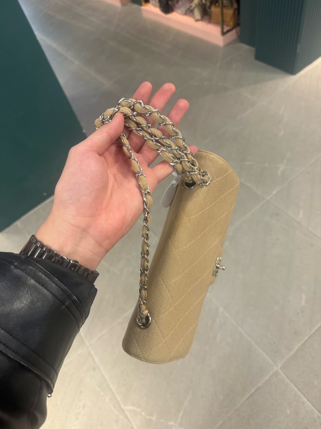 샤넬 클래식 미듐 패브릭 베이지 은장 상품이미지8