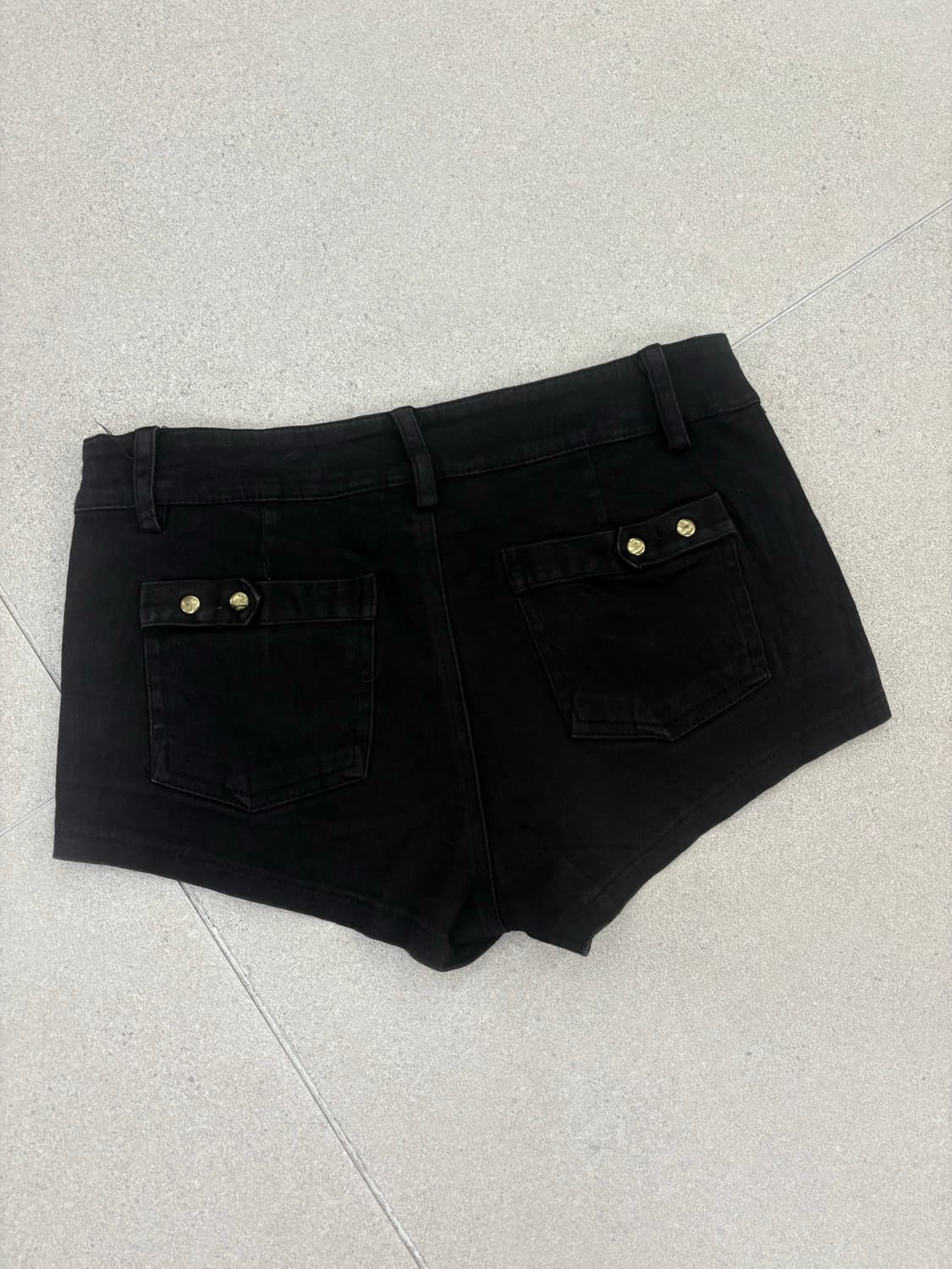 블랙 스터드 지퍼 숏츠 상품이미지3