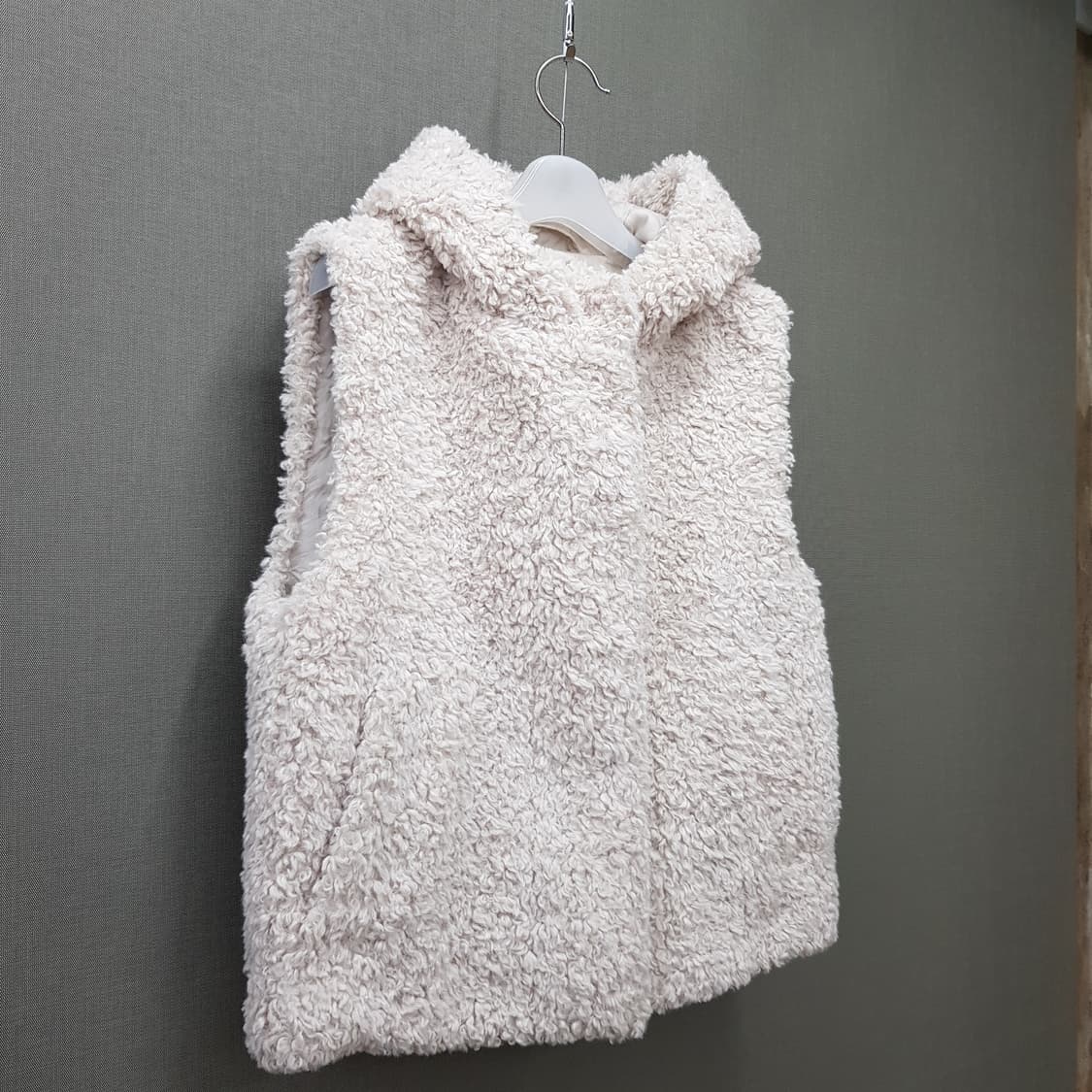 코스 COS 에코퍼 후드 베스트 36사이즈 상품이미지3