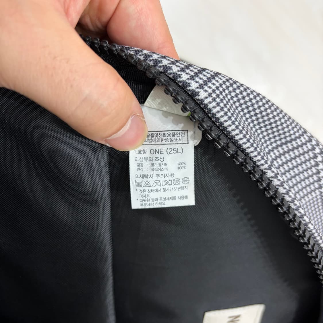 노스페이스 화이트라벨 그레이 체크 백팩 가방 상품이미지9