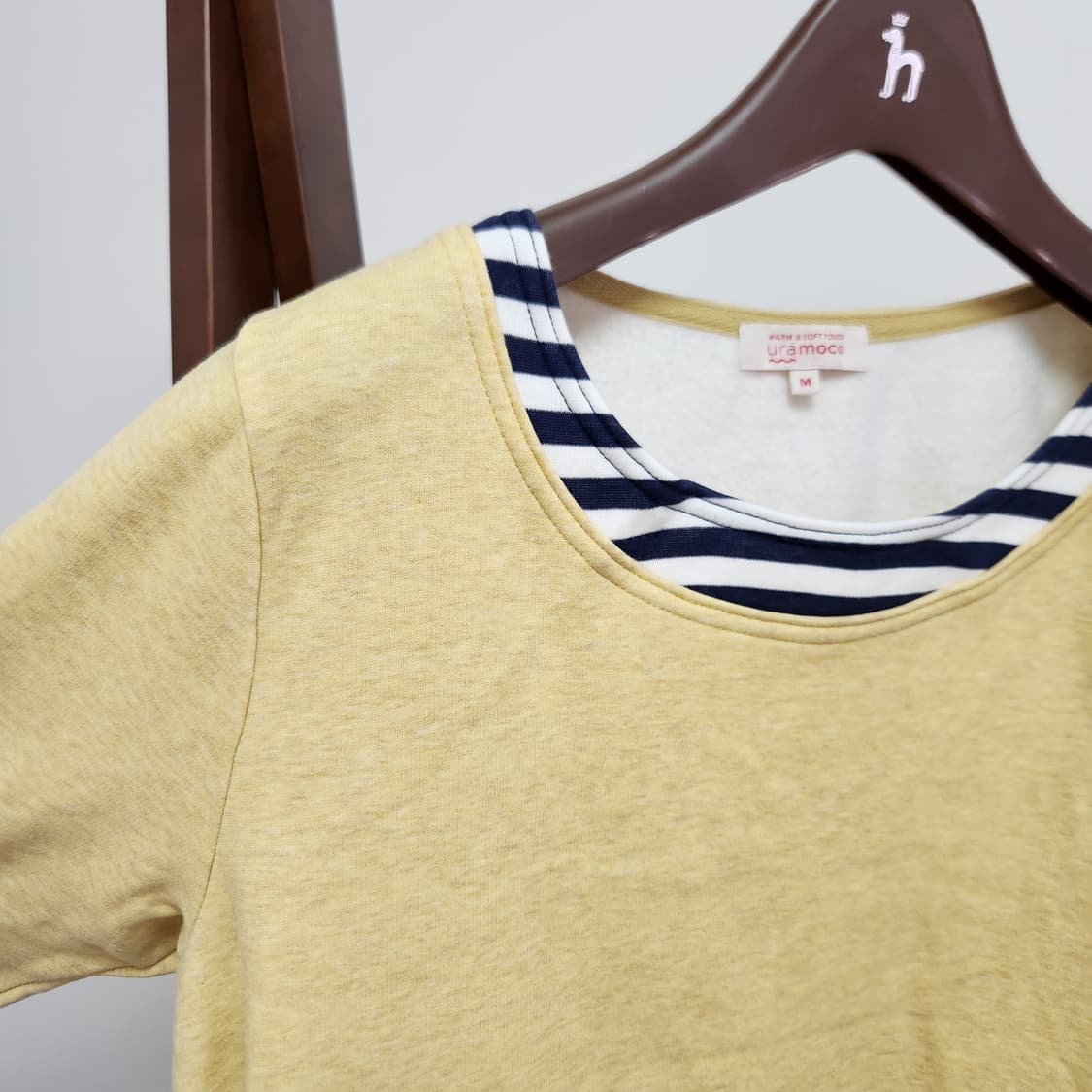 노랑 스트라이프 기모 티셔츠 상품이미지2