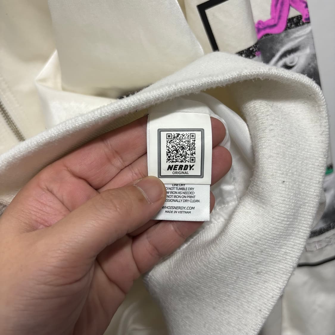 널디 화이트 프린팅 봄버 자켓 상품이미지7