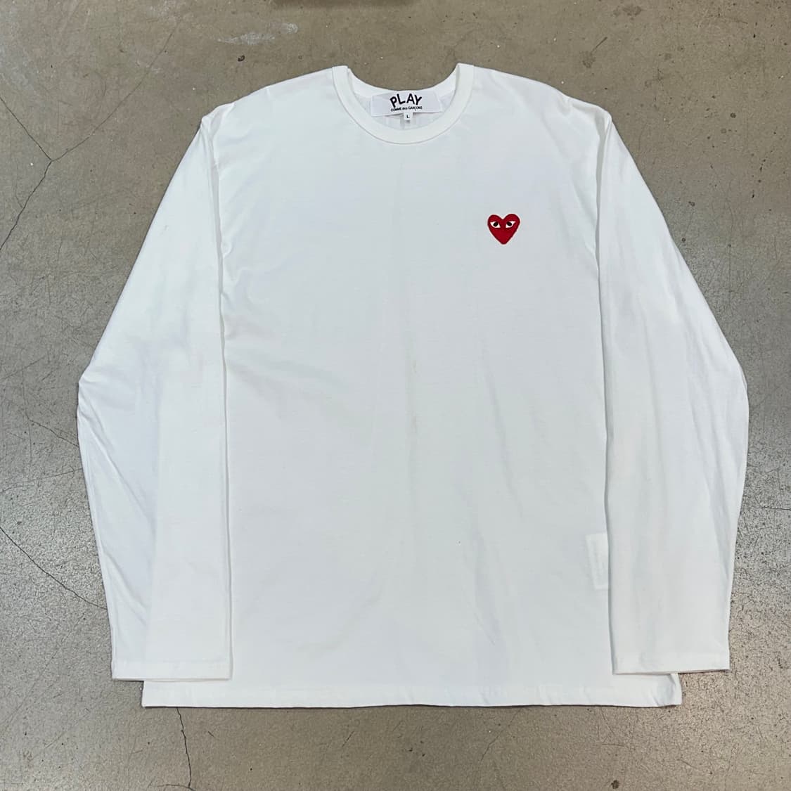 L 꼼데가르송 레드 와펜 화이트 롱슬리브 상품이미지2