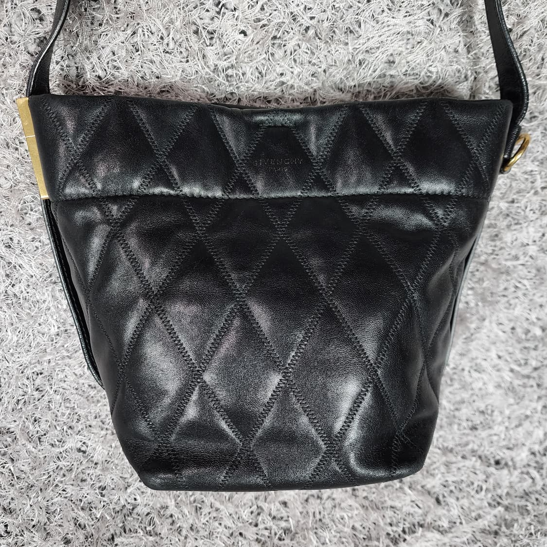 지방시 블랙 퀄티트 GV 미니 버킷백 숄더백 크로스백 상품이미지1