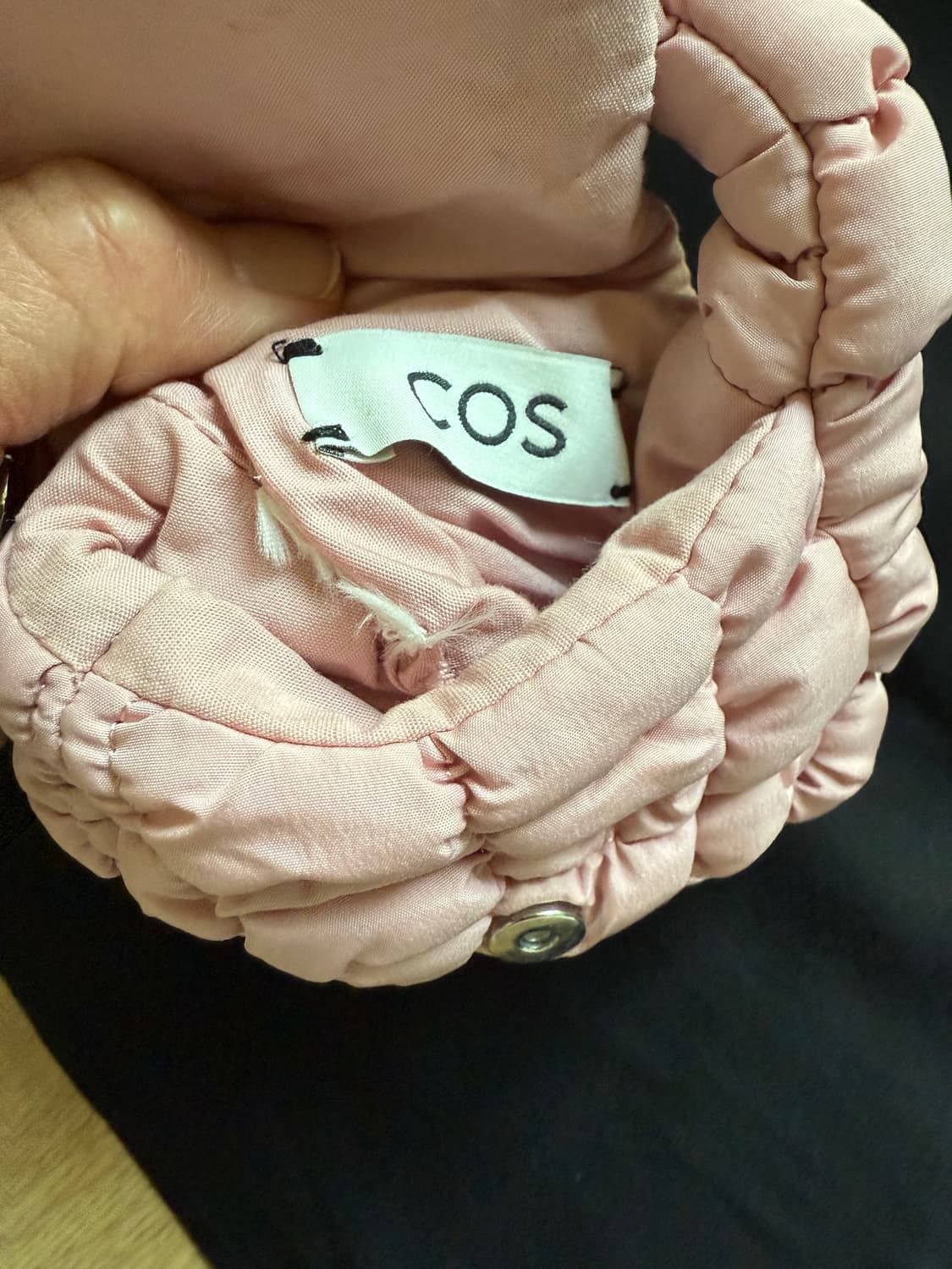 COS 코스 퀼티드 나노백 핑크 상품이미지4