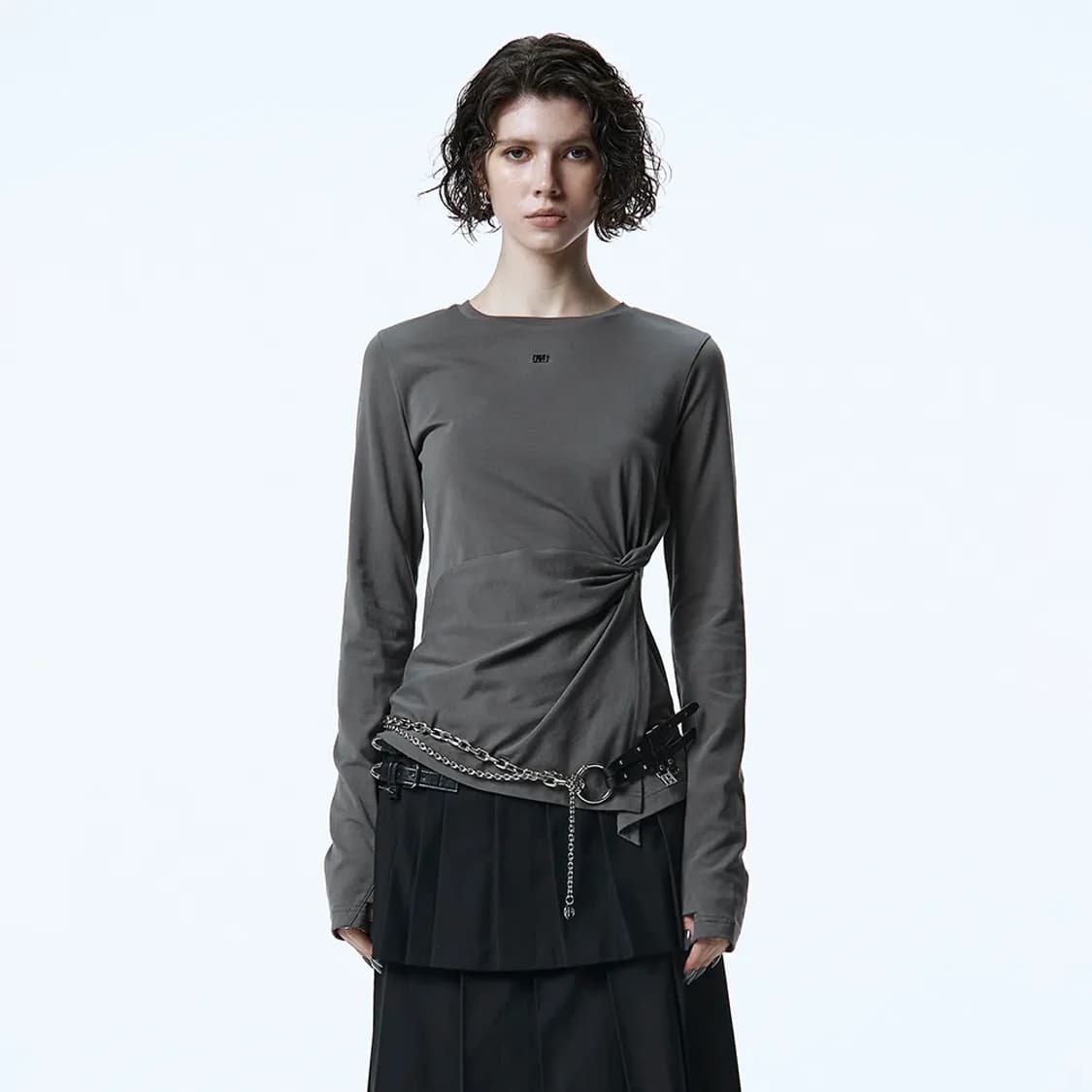 트리밍버드 트위스트 디테일 롱슬리브 차콜  상품이미지1