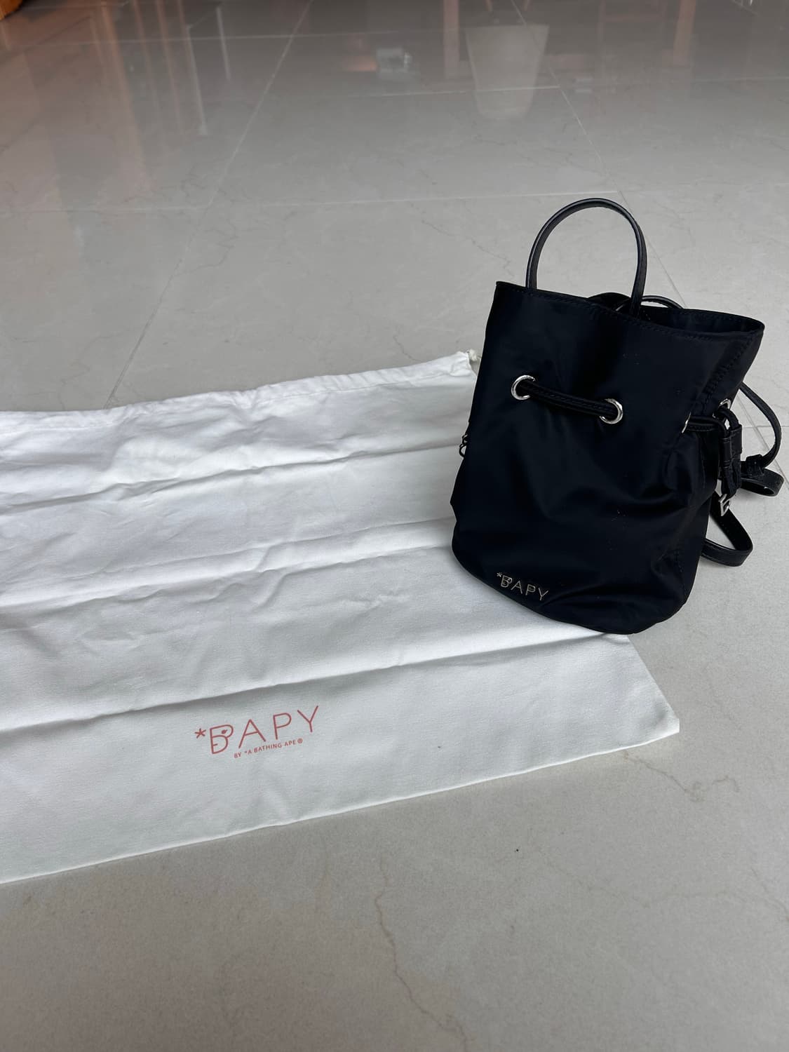 BAPY 베이피 나일론 버킷백 크로스백 상품이미지2