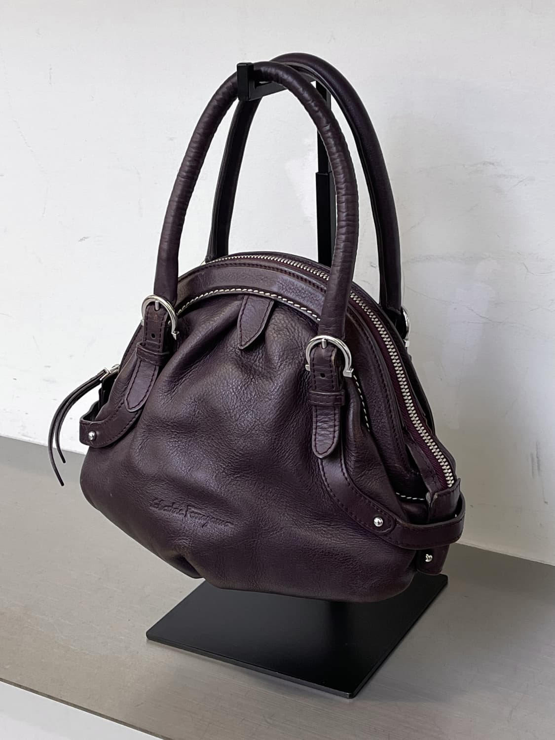 살바토레 페라가모 버건디 미니 볼 백 상품이미지1