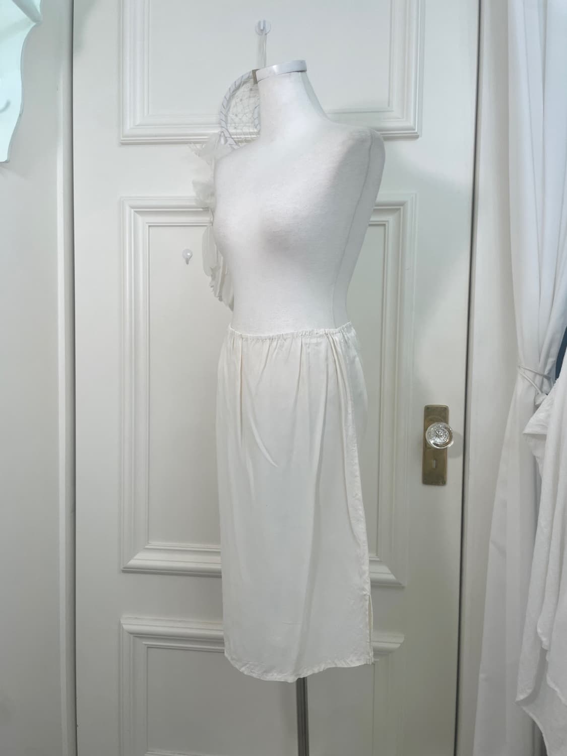 ivory lace trim tule skirt(size-36) 상품이미지7