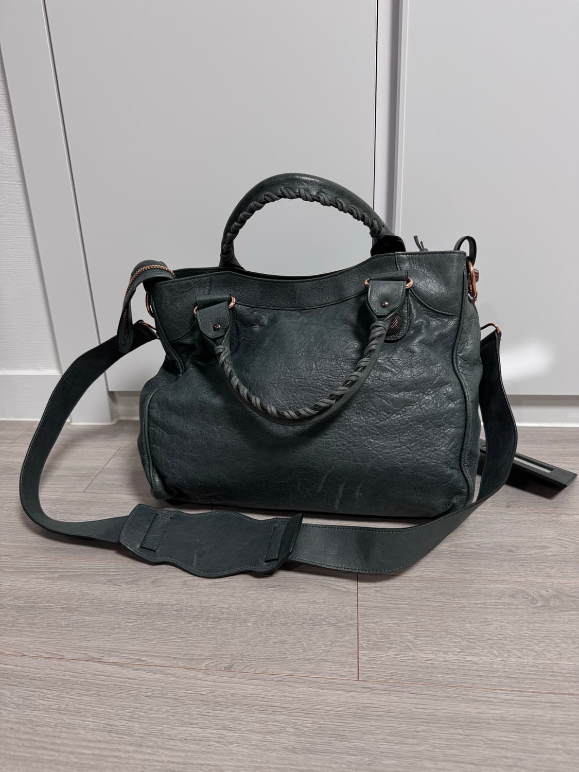 발렌시아가 클래식 시티 틸그린 미디움/상태최상/급처 상품이미지2