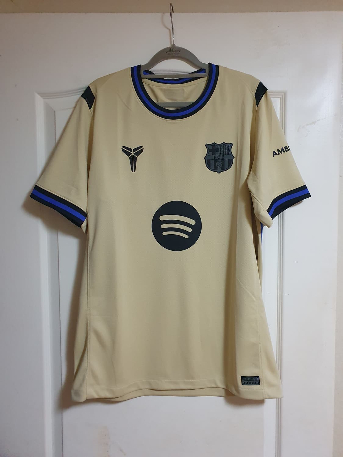 25-26 바르셀로나 어웨이 유니폼 상품이미지1