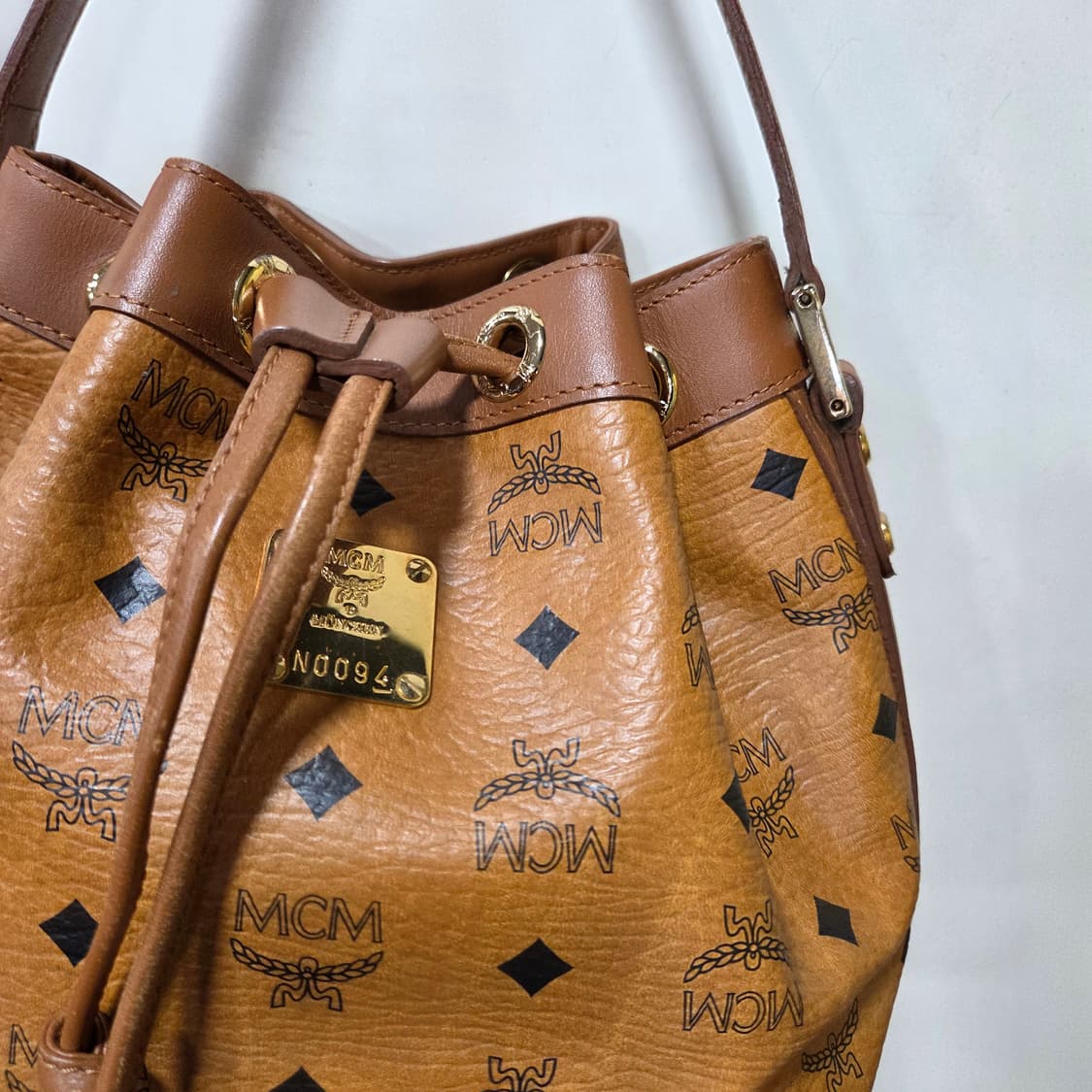 엠씨엠 비세토스 버킷 백 상품이미지8