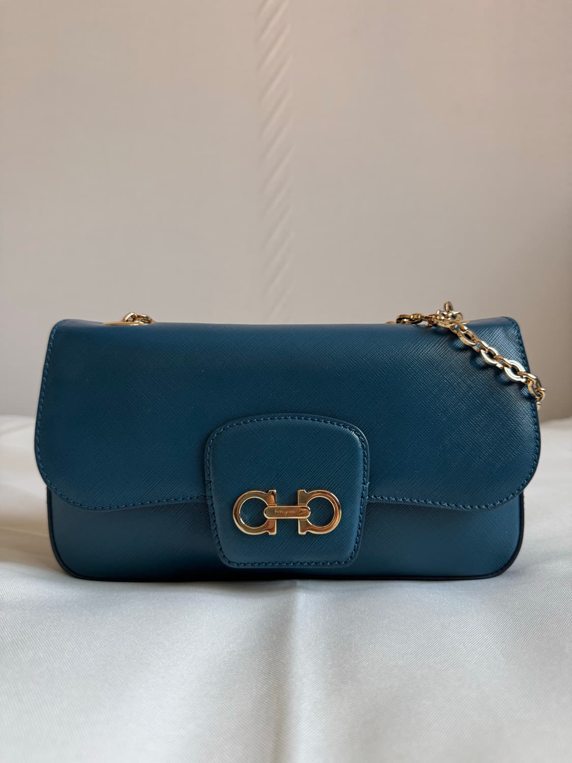 페라가모 간치니 로리 숄더백 상품이미지1