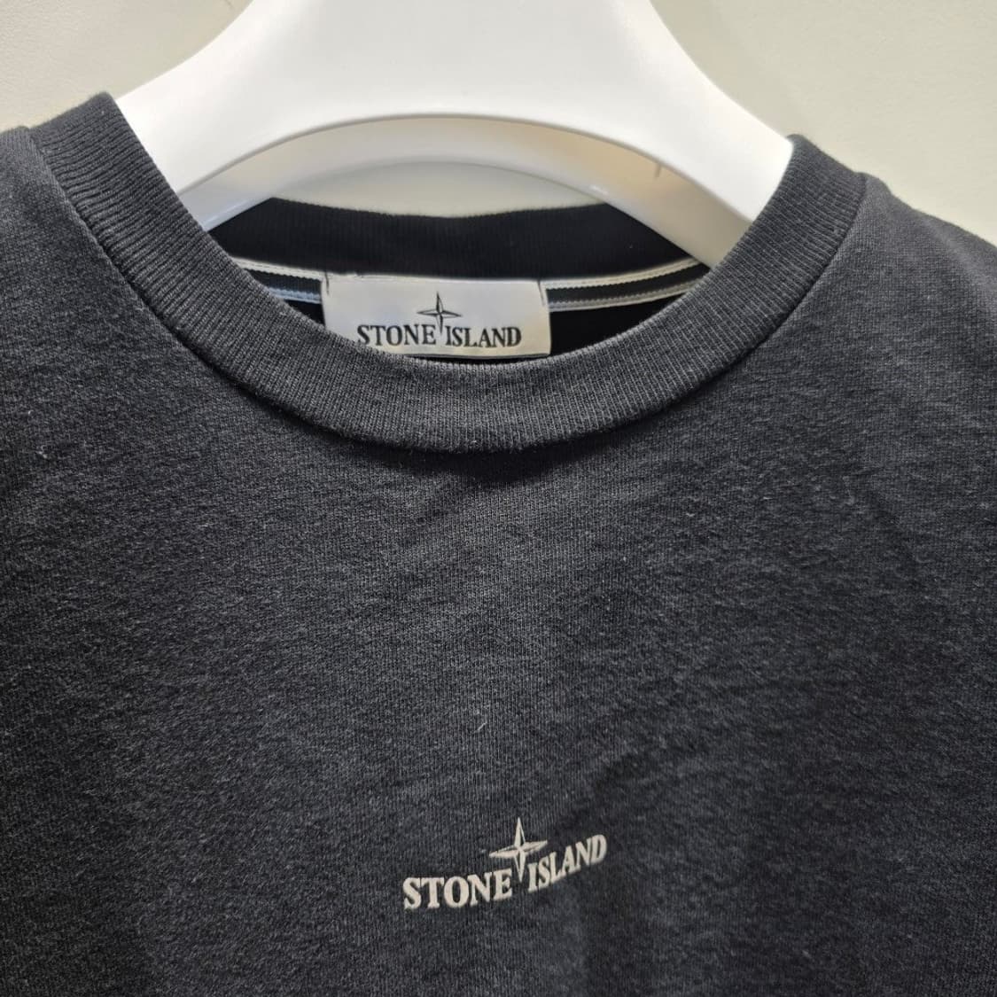 [중고/정품] 스톤 아일랜드 로고 프린트 반팔 티셔츠 블랙 L 상품이미지4