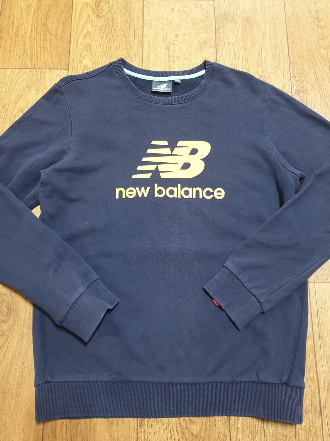 1169 뉴발란스 라운드티 95 사이즈입니다 상품이미지2