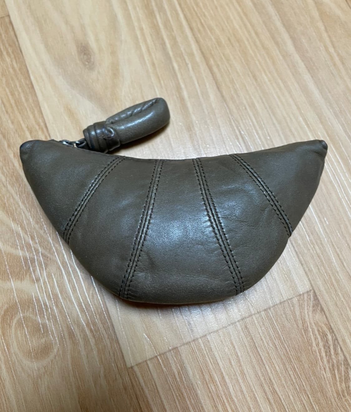 르메르 크로아상 코인퍼스 상품이미지1
