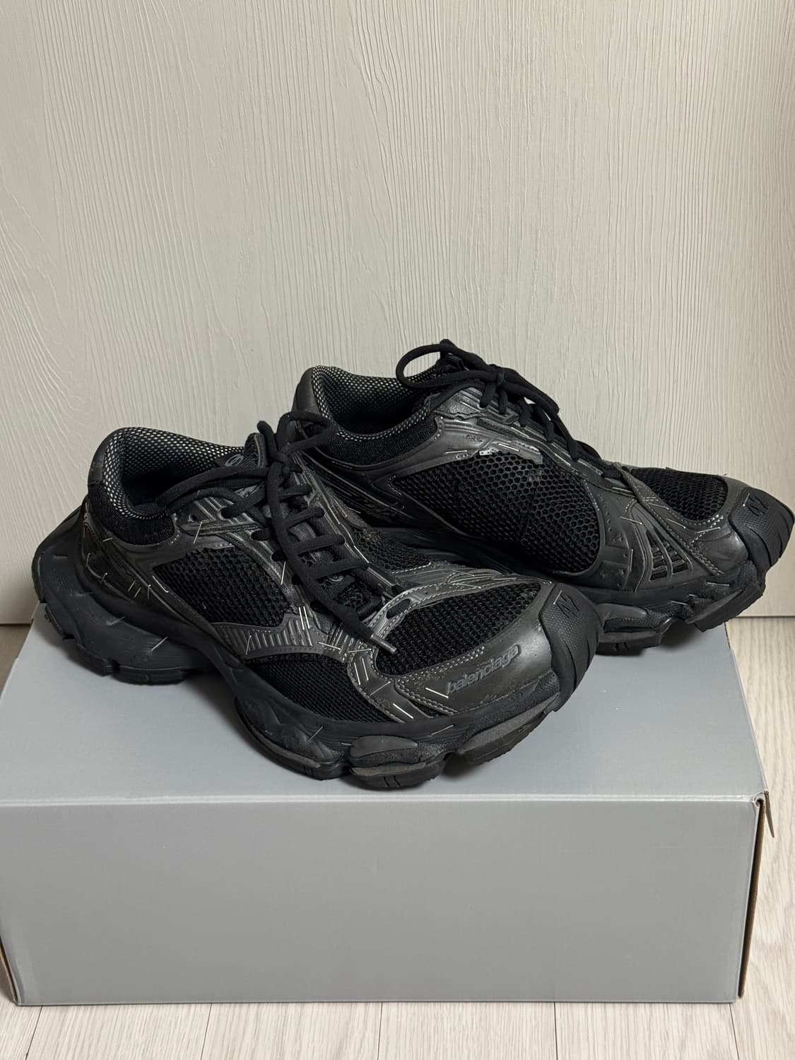 [42] 발렌시아가 스테이플러 스니커즈 블랙 색상 상품이미지4