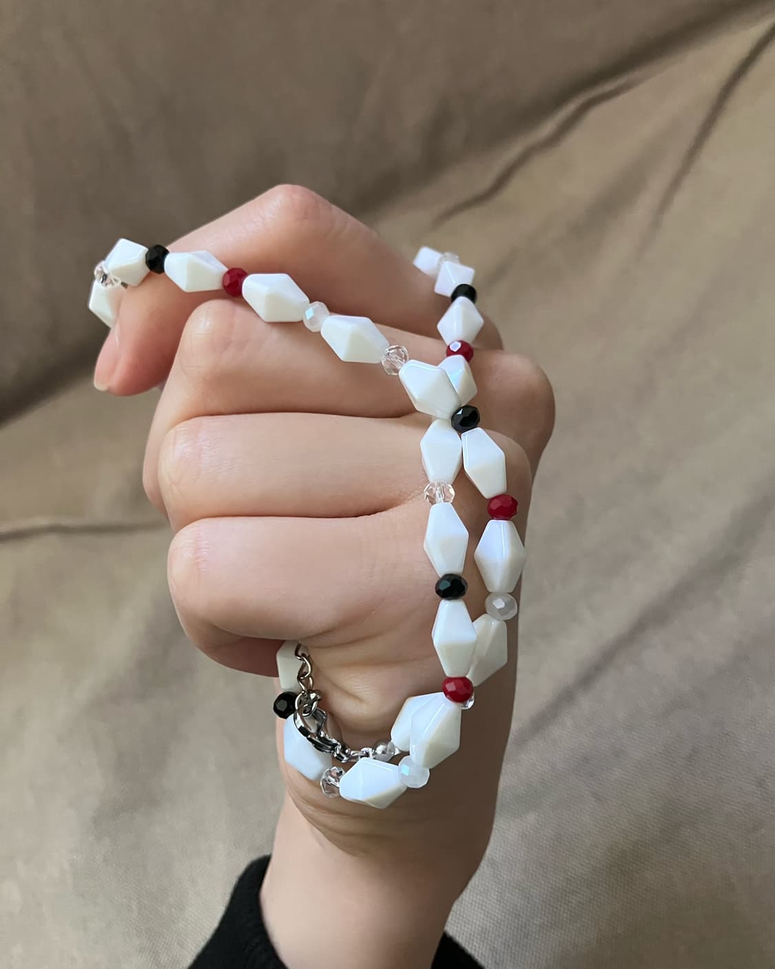 핸드메이드 비즈 목걸이 | 시로 마름모&크리스탈비즈 목걸이 | 가을겨울  상품이미지5