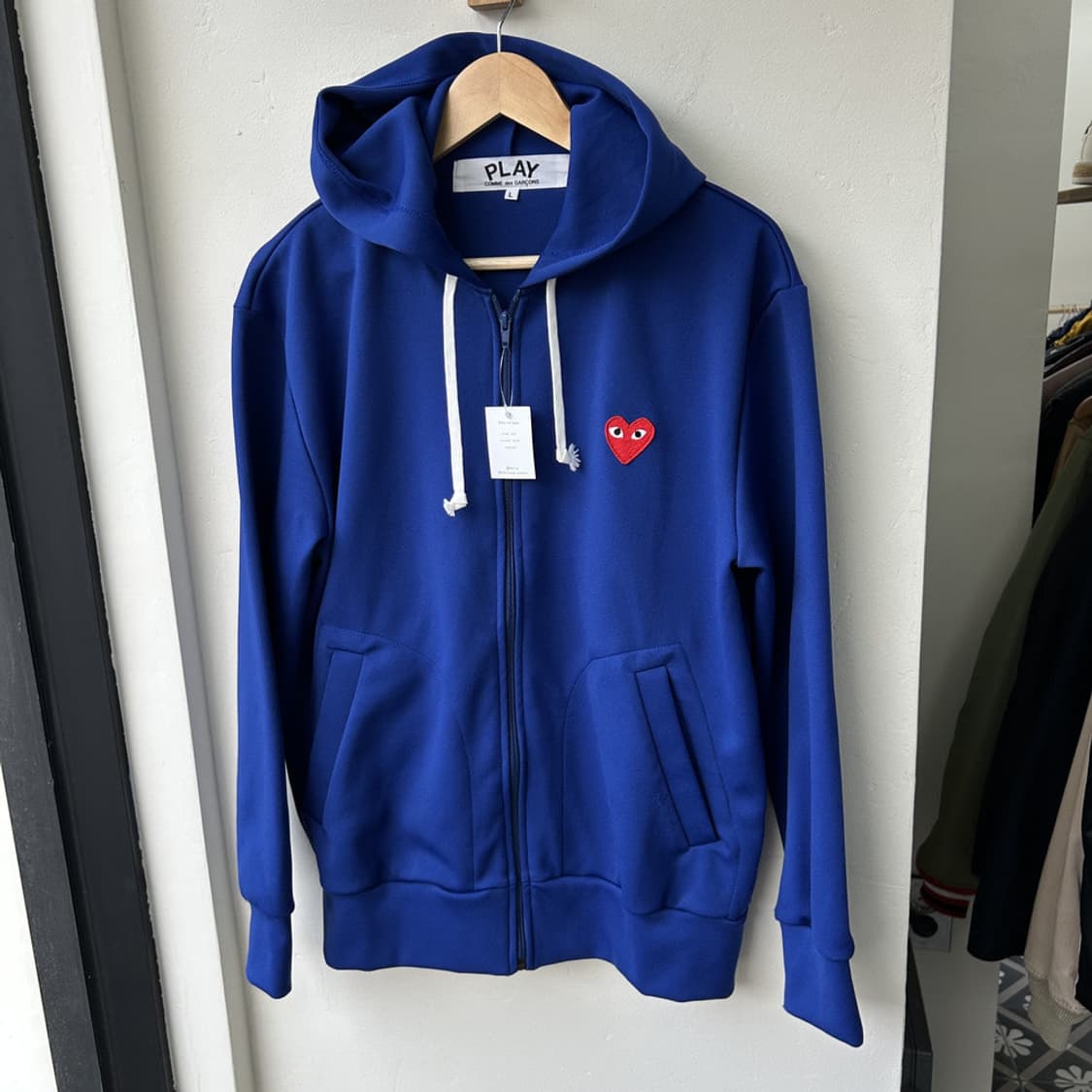 16319 - 꼼데가르송 레드 와펜 블루 후드 집업 상품이미지2