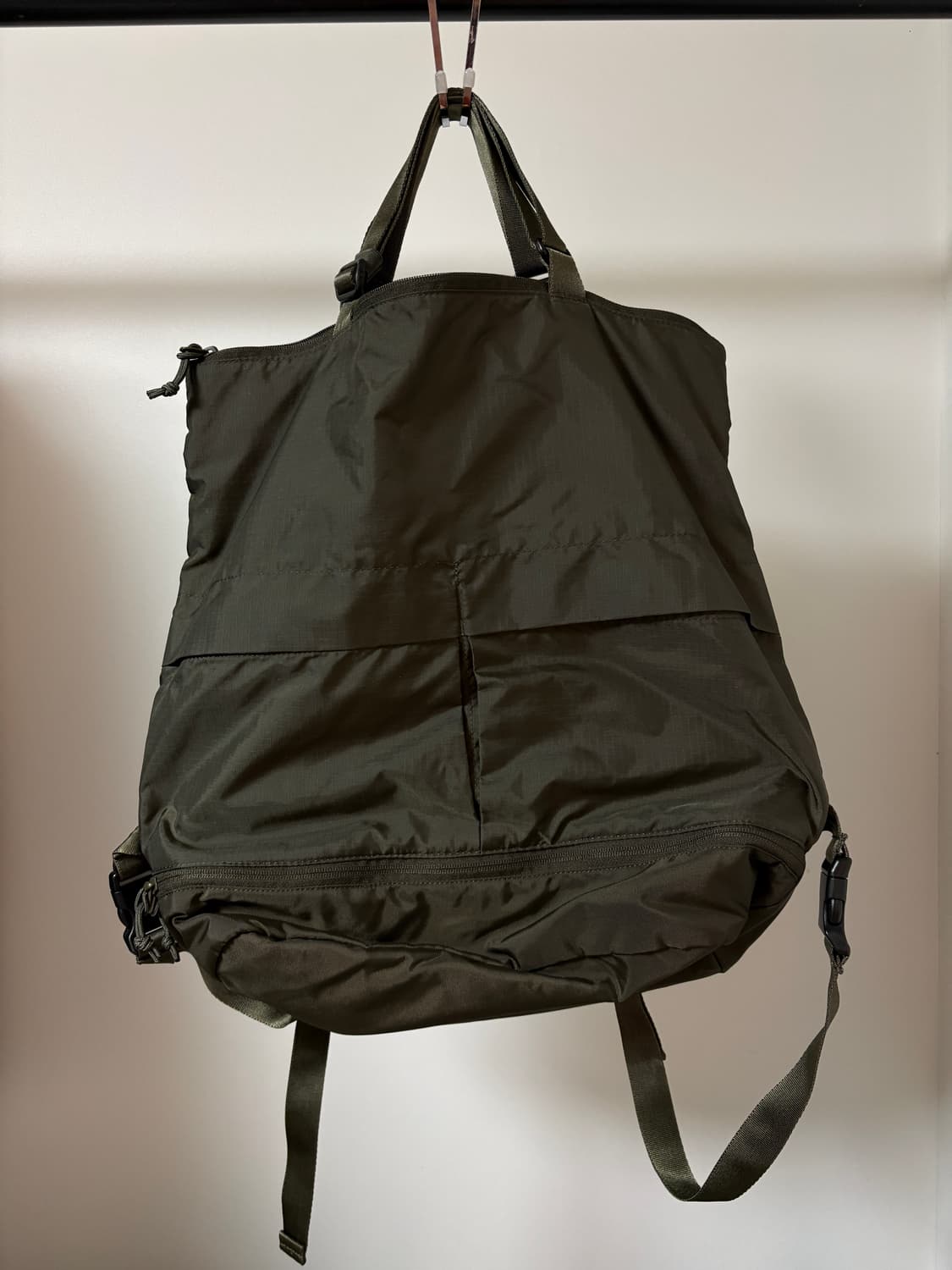 유니클로 유니포터 유틸리티 투웨이백 초기버전 올리브 카키 상품이미지1