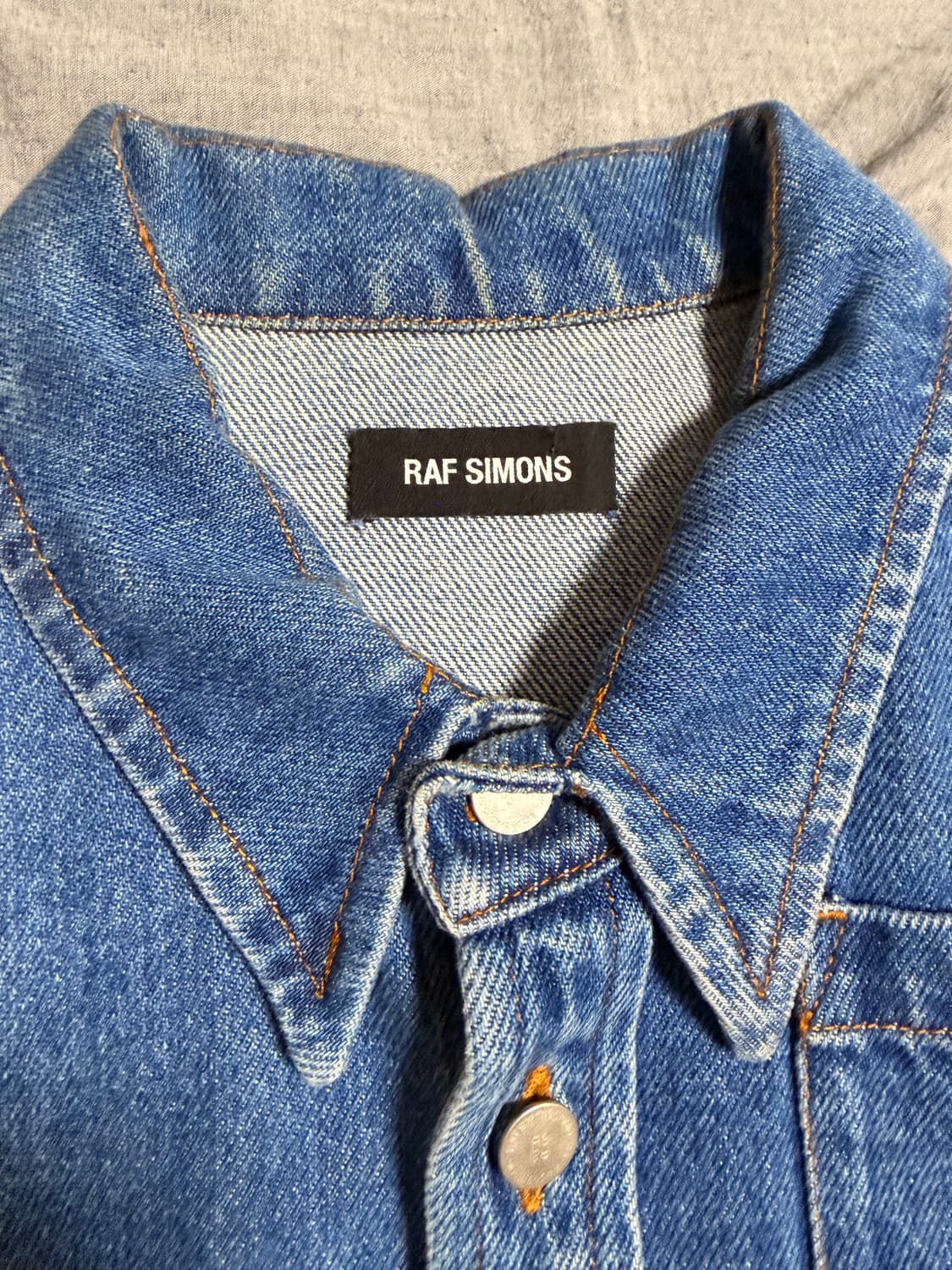 [L] RAF SIMONS 라프시몬스 패치 데님 셔츠 상품이미지3