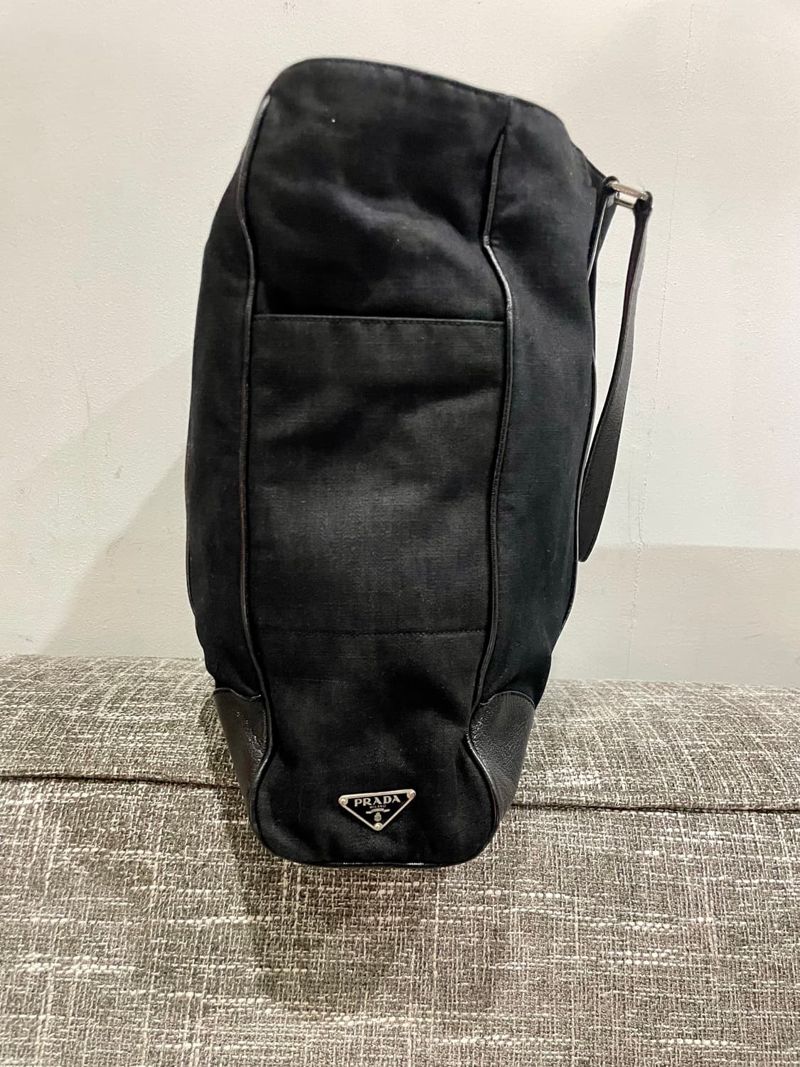 프라다 블랙 캔버스 토트백 정품 상품이미지2