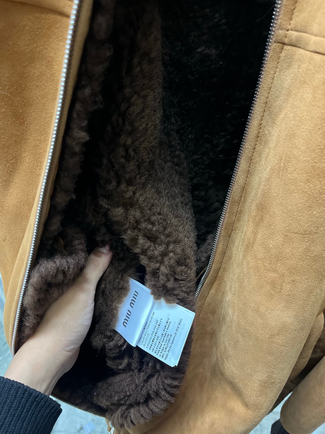 Miu miu 미우미우 무스탕 판매합니다 상품이미지6