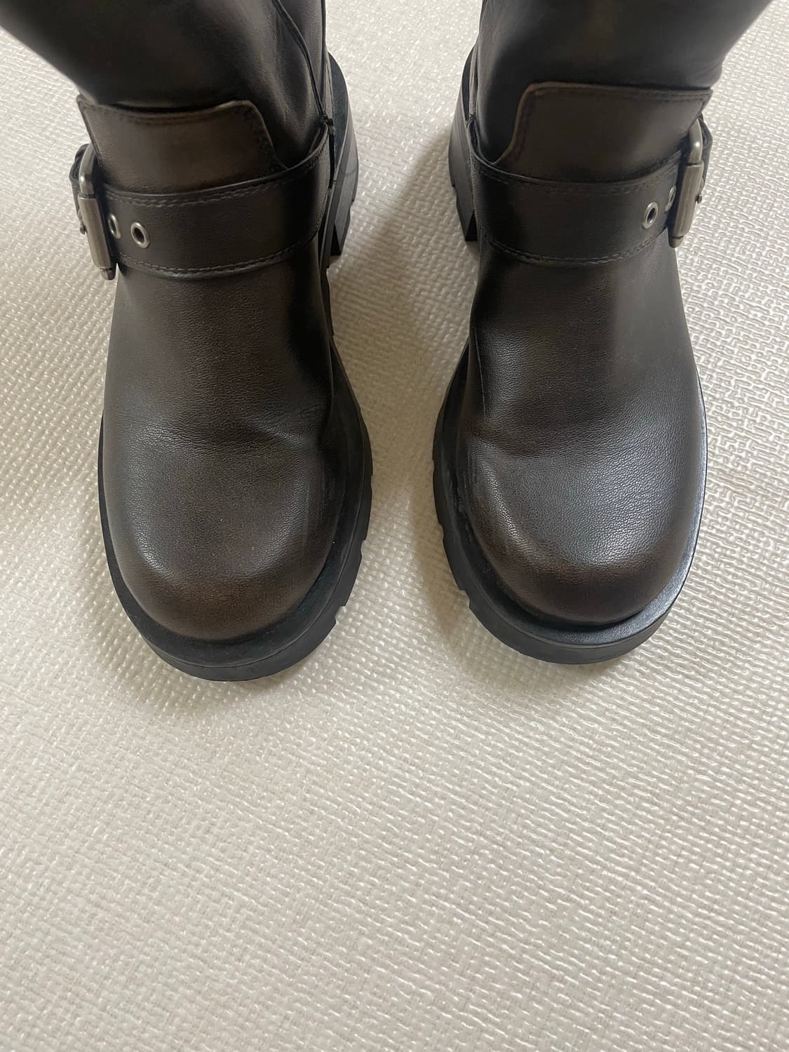 자라 버클 바이커 플랫 앵클부츠 브라운 상품이미지6