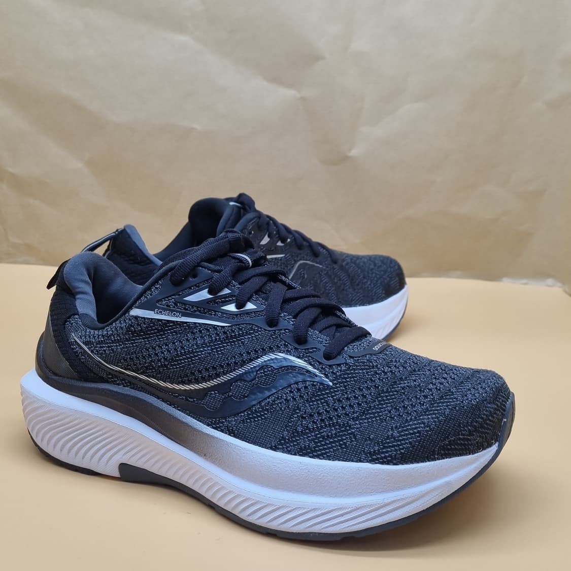 써코니 에셜론9 런닝화 230 상품이미지1