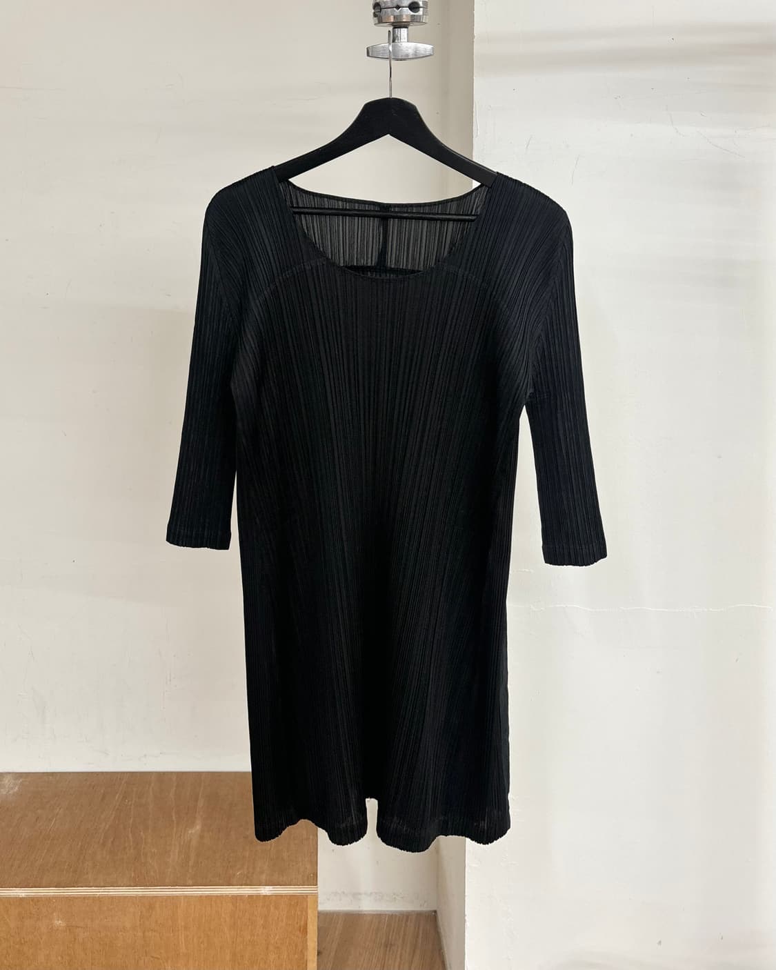 플리츠 플리즈 블랙 스퀘어 넥 에이치 라인 칠부 원피스 상품이미지1