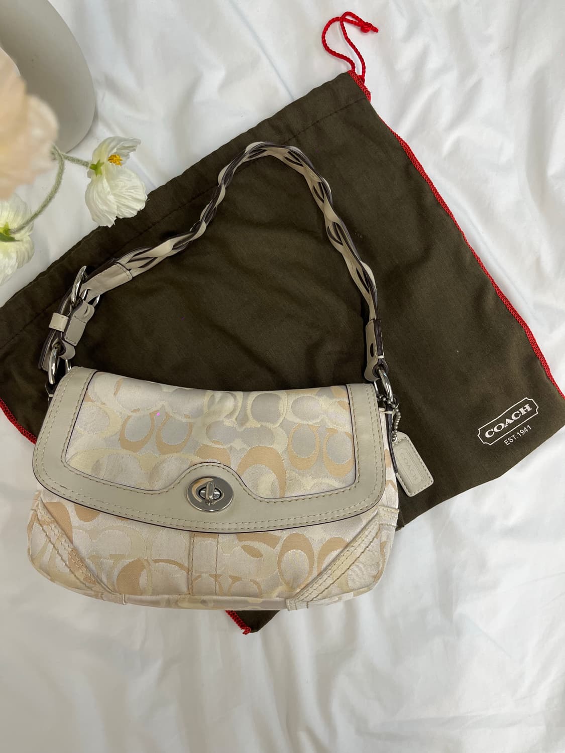 Coach Cream White Shoulder Bag 상품이미지2