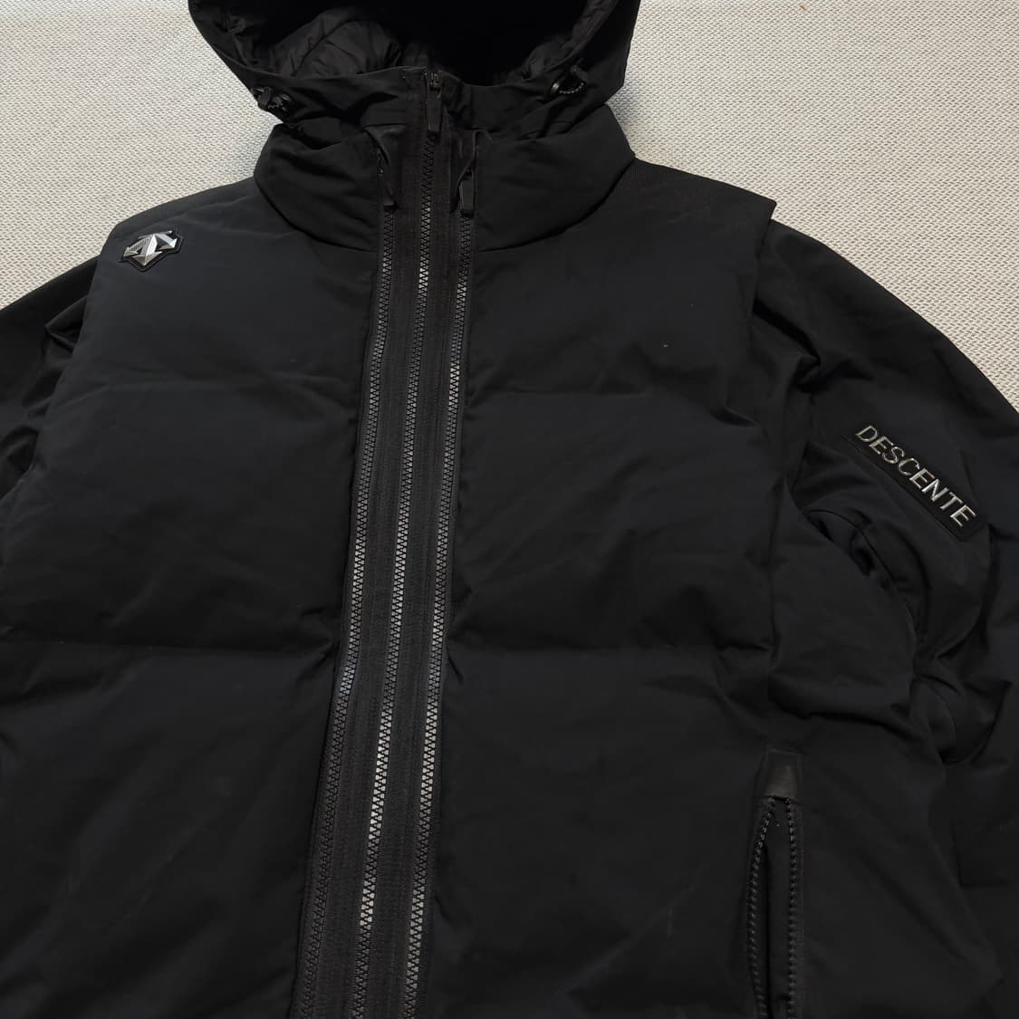 데상트 패딩 자켓 (패딩조끼 탈부착 가능) 상품이미지3