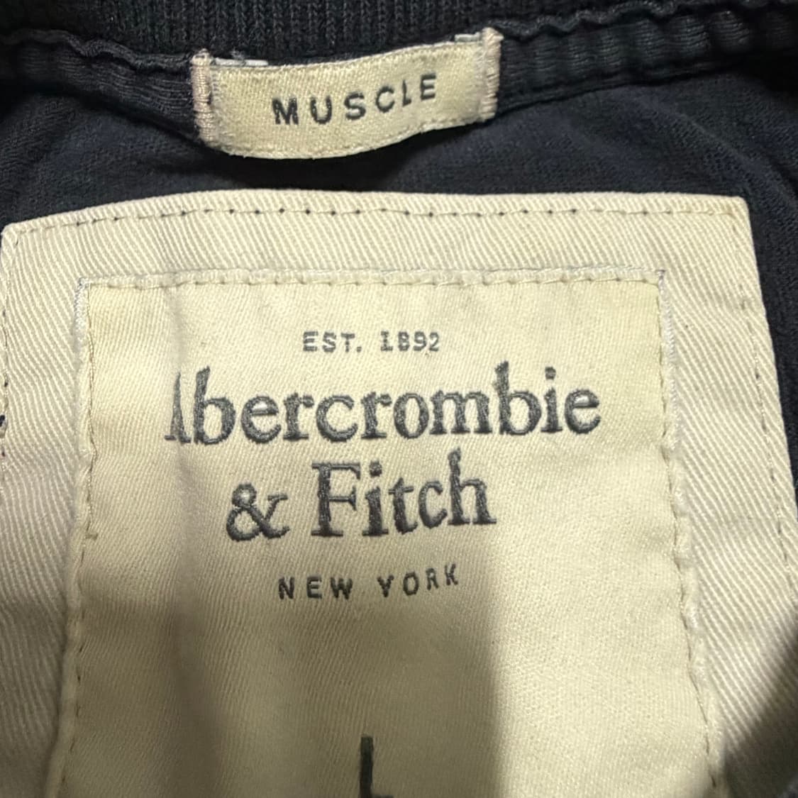 아베크롬비 네이비 반팔 티셔츠 L 상품이미지3