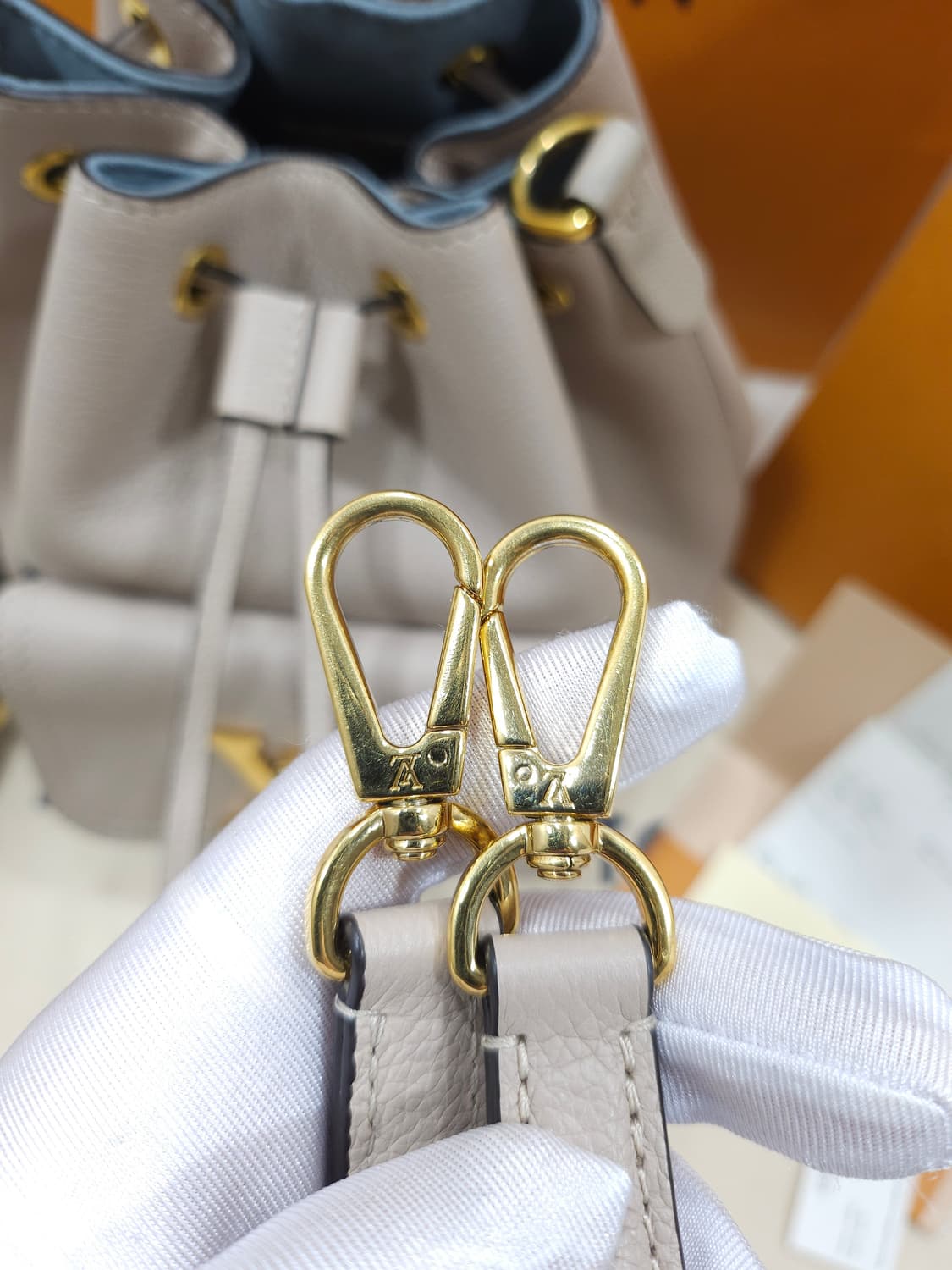 LV루이비통 락미 버킷백 그레이지  상품이미지5