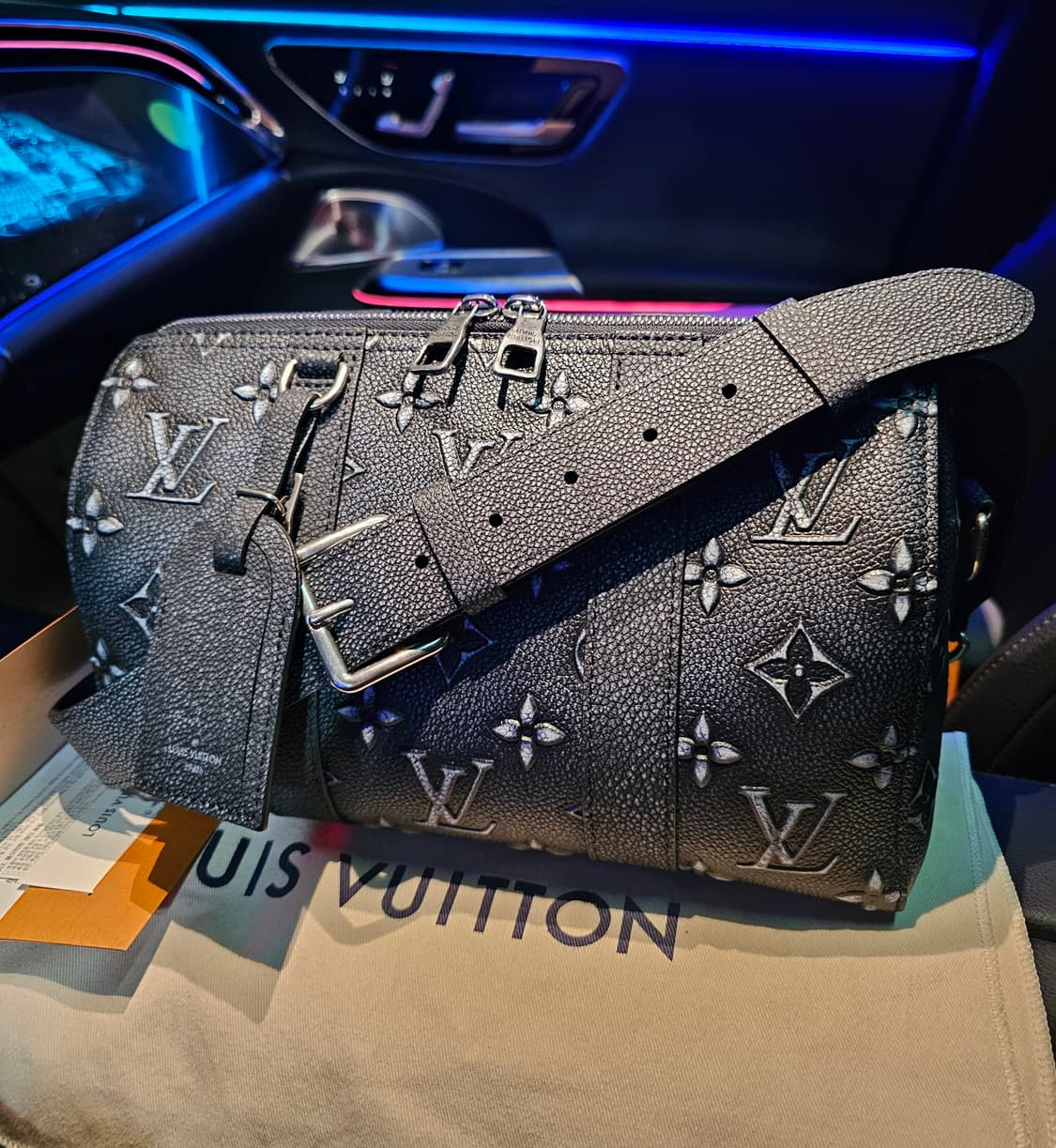 루이비통 버질아블로 토리옹 돌무늬 입체 시티키폴 (새상품) 상품이미지1