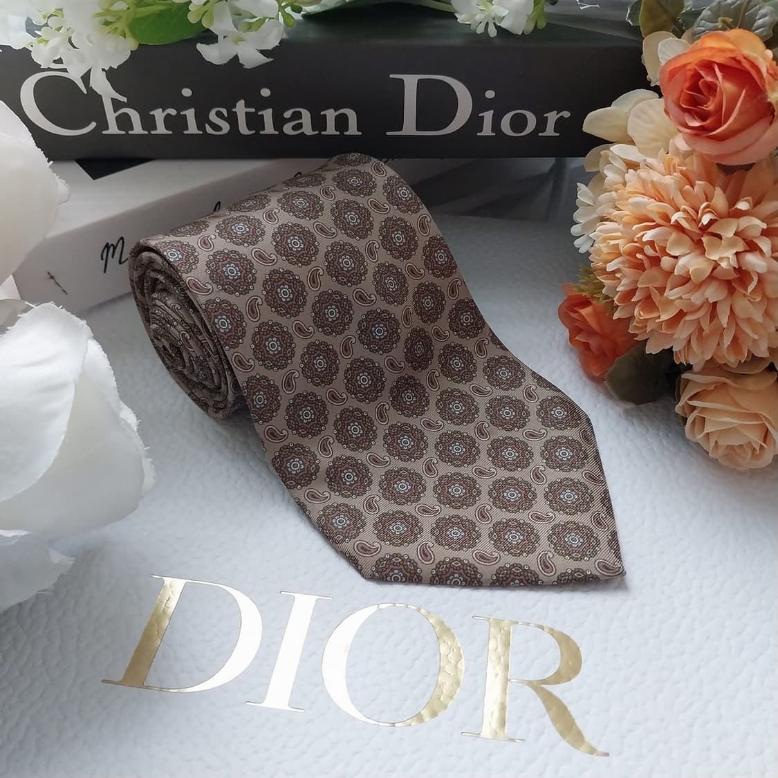 디올 실크 브라운 페이즐리 패턴 넥타이 9.1cm A+등급 K1796
 상품이미지3